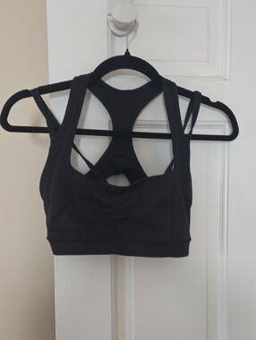 Lululemon Black Racerback Sports Bra In Size 8